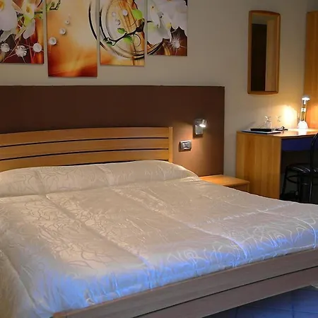 فندق مبيت وإفطار Relais Bb Pacengo 4*